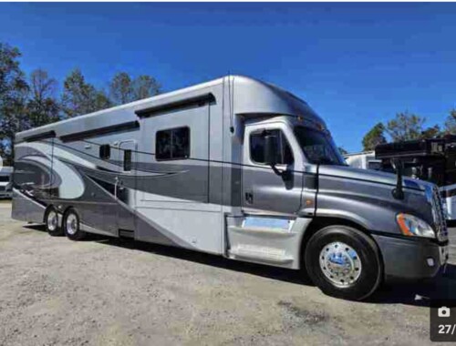2016 Showhauler 2 Bath Cascadia Coach, 600HP, 13 Speed, 56K Miles, Available Today - Image 3